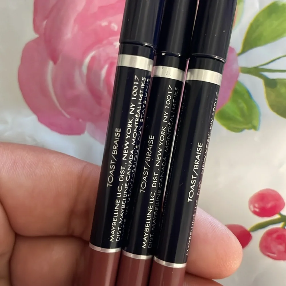 Maybelline Wear-N-Go Long Wearing Lip Liner Toast (Brown)